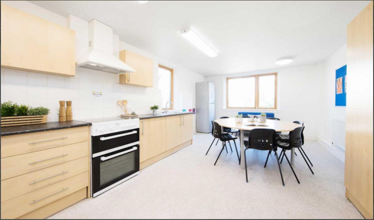 1 Night Free Comfortable Ensuite Rooms, Gillingham - Sk Hoo Exterior foto